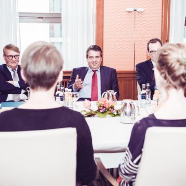 Nach Treffen mit Außenminister: Demokratiebahnhof stellt Pläne vor